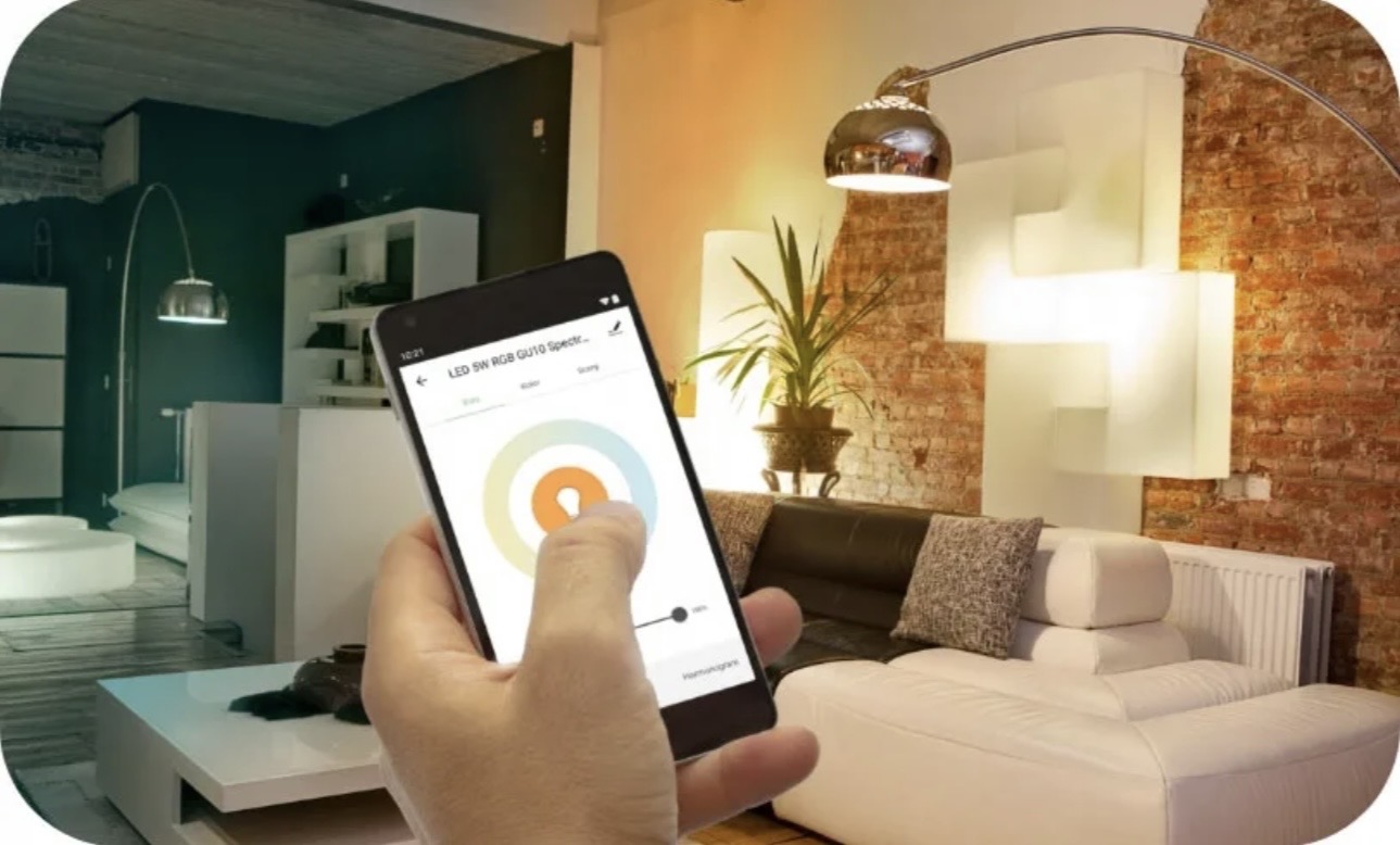 Smart home exterior lighting